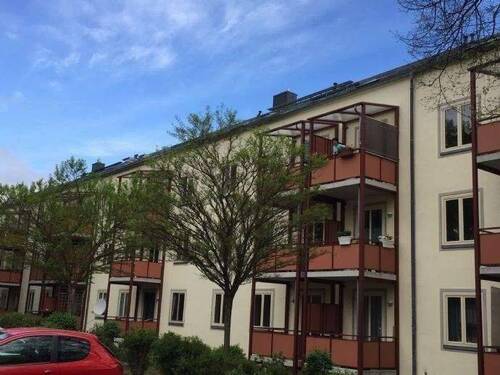 Hinterhof - 2 Zimmer Etagenwohnung zur Miete in Chemnitz