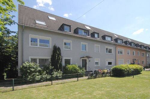 Frontansicht - Düsseldorf-Unterrath: 3-Zimmer ETW mit Küche, Bad u. Flur ... plus 27 m² Nutzfläche im UG inkl. Gartennutzung ... Erstbezug nach Totalsanierung