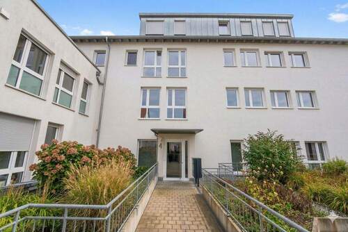 Hauszugang - 4 Zimmer Etagenwohnung in Ravensburg