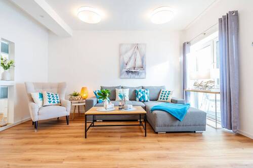 Das gemütliche Wohnzimmer – Wohnung unten - 5 Zimmer Etagenwohnung in Dranske