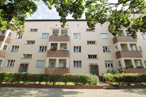 Ansicht Straßenfront - Vermietete 2-Zimmer-Altbauwohnung mit Balkon