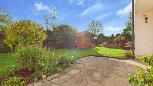 Blick in den Garten - 6 Zimmer Einfamilienhaus zum Kaufen in Königswinter