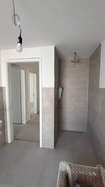 mit ebenerdiger Dusche - 