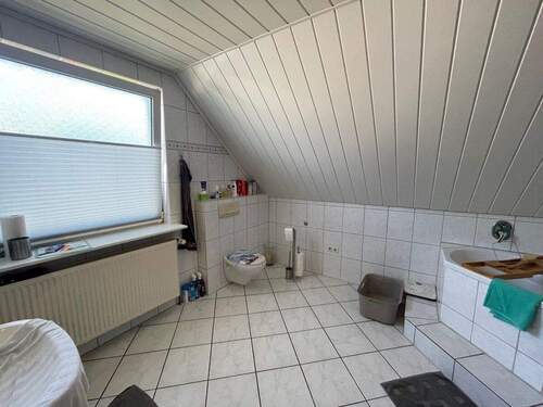 Badezimmer 1. OG - 