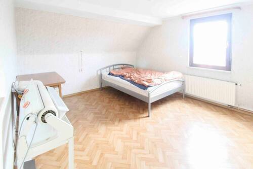Schlafzimmer OG li - 