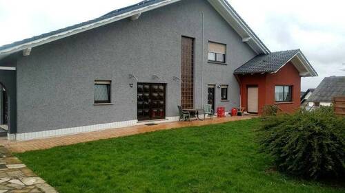 Strassenansicht - Heddert - Mehrfamilienhaus mit 6 Wohneinheiten auf großem Grundstück und Wintergarten