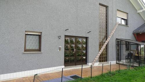 Eingang - 1 Zimmer Mehrfamilienhaus, Wohnhaus zum Kaufen in Heddert