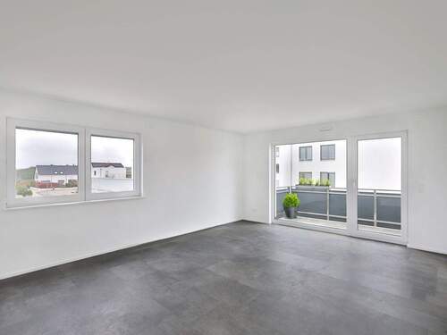 Wunderschönes, offen gestaltetes Wohnzimmer mit Balkon - Etagenwohnung mit 79,00 m² in Ludwigsburg zum Kaufen