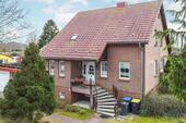 Außenansicht - Ländliche Idylle nahe Malchin: 5-Zimmer-Einfamilienhaus auf großem Grundstück