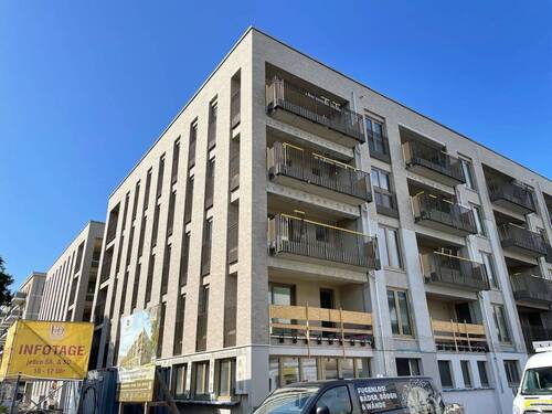 Hausansicht - * Wohnen an der Elbe - Erstbezug HafenCity - moderne 3 Raumwohnung mit großer Loggia *