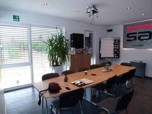 17 I.OG - Besprechungs- und Pausenraum mit Küche - 