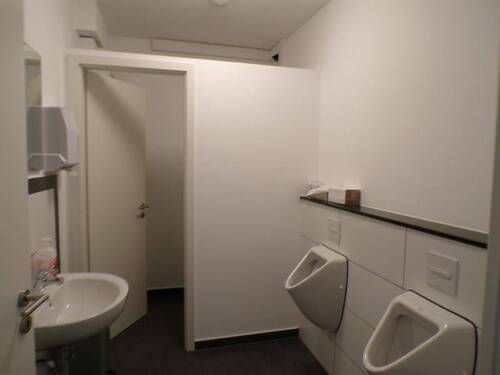 18 I.OG - Herrn-WC - 