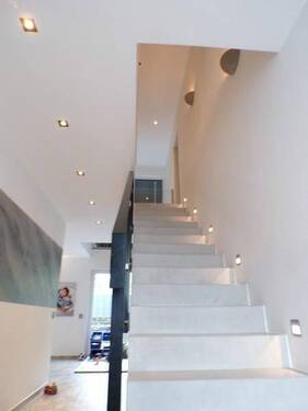 19b Treppe zum I.OG im Eingangsbereich - 