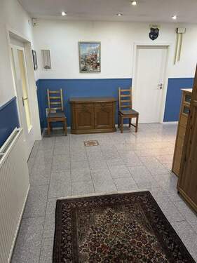 Diele von der Haustür - 7 Zimmer Bungalow zum Kaufen in Herbolzheim