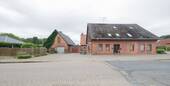 Ansicht Vorderhaus und Nebengebäude - Einfamilienhaus zum Kaufen in Alfstedt