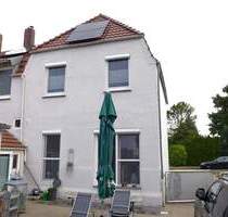 Doppelhaushälfte mit Garage, Innenhof und Garten - Nordenham