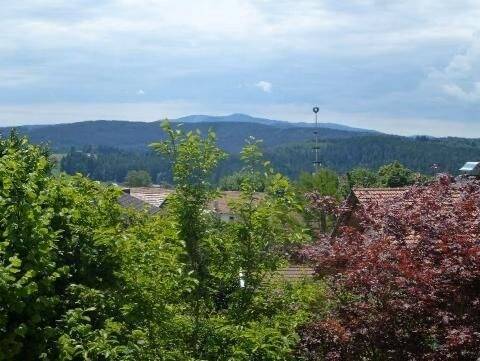 Fernblick - 4 Zimmer Etagenwohnung in Böbrach