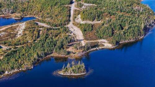 Luftbild Blick auf Lot 9 und Insel - Halle in Liscomb