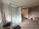 Bad mit Dusche - 