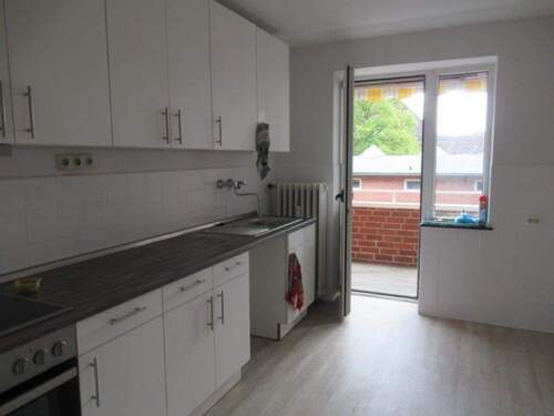 Küche - 2-ZW mit Balkon am Ziegelteich 35 in Kiel zu vermieten! OTTO STÖBEN GmbH
