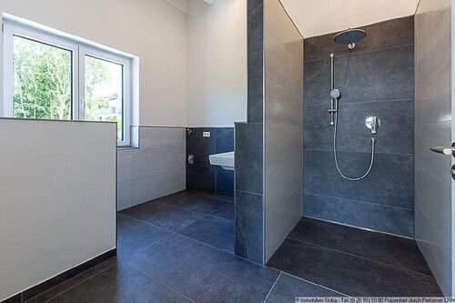 Badezimmer 1 Bild 1 - 