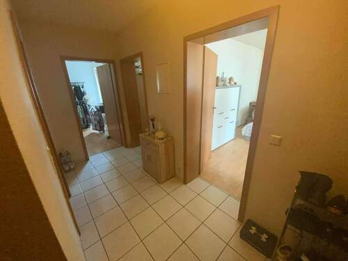 Diele - 3 Zimmer Etagenwohnung zum Kaufen in Böhl-Iggelheim