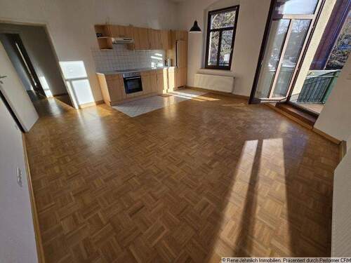 Wohnzimmer mit Küche Ansicht 2 - 2 Zimmer Etagenwohnung in Chemnitz