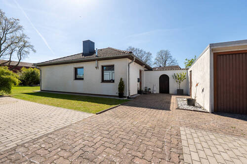 Frontansicht, Garagen - 