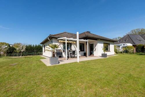 Bild 1 - Ihr Rückzugsort in Sangenstedt - Bungalow mit traumhaften Grundstück