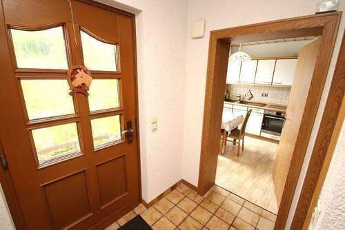 Blick zur Küche - Einfamilienhaus mit 180,00 m² in Ringgau zum Kaufen