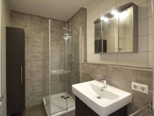 Modernes Badezimmer - 