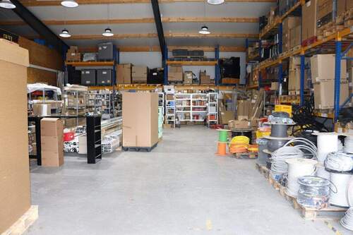 1 - Schicke und moderne Halle zu vermieten! OTTO STÖBEN! OTTO STÖBEN!