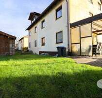 Doppelhaushälfte mit großzügigem Raumangebot und schönem Außenbereich - Edling