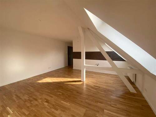 Blick zur offenen Küche vom WZ - 