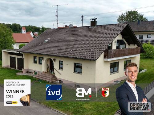Titelbild - Familienfreundliches Zweifamilienhaus in Aislingen - viel Platz auf zwei Etagen