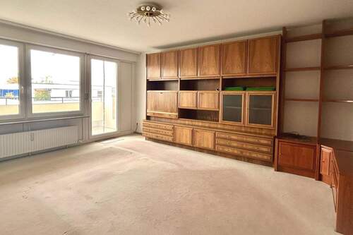 Wohnzimmer - 2 Zimmer Etagenwohnung zum Kaufen in Stuttgart