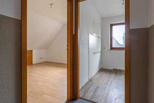 Blick Küche Schlafzimmer DG - 