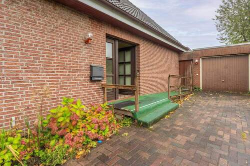 Hauseingang - 4 Zimmer Mehrfamilienhaus, Wohnhaus in Timmaspe