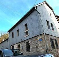 Zwei Häuser zu einem Preis! Zweifamilienhaus mit Innenhof und Grundstück in Nußbaum zu verkaufen