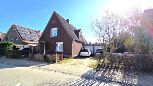 Außenansicht - 4 Zimmer Mehrfamilienhaus, Wohnhaus in Lübeck