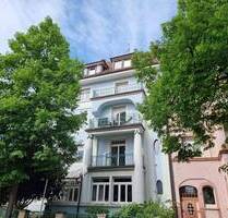 Sofort beziehbar: Helle Altbauwohnung mit zwei Balkonen in ruhiger Freiburger Lage - Freiburg im Breisgau Herdern