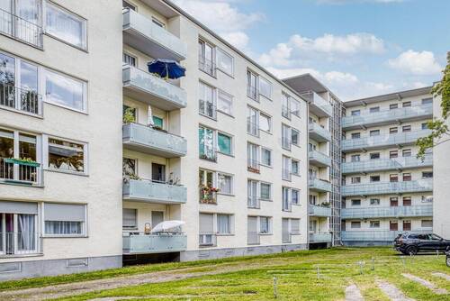 Moderne und gepflegte Anlage - Bezugsfreie Wohnung mit Balkon und Lift fußläufig zur TU Berlin