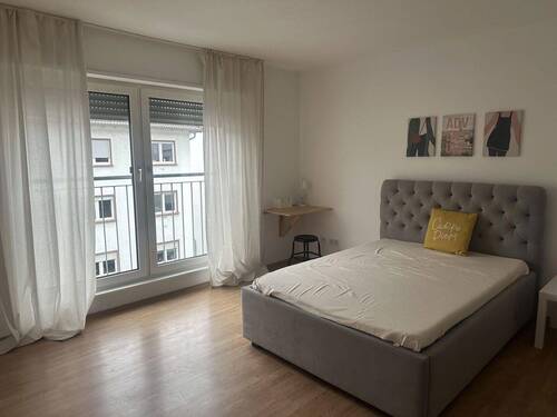 Zimmer 1 - 2 Zimmer Etagenwohnung zur Miete in Mannheim