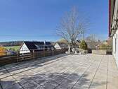 Große, sonnige Terrasse - 9 Zimmer Einfamilienhaus in Weil im Schönbuch