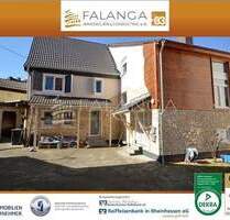 Falanga Immobilien - 2 Häuser und eine entwicklungsfähige Scheune auf gr. Hofgrundstück in Kl-Winternhm. - Klein-Winternheim