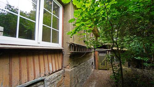 Rückseitige Fassade und Schuppen - 