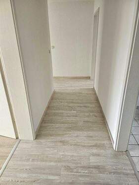 Flur - 3 Zimmer Etagenwohnung zur Miete in Roßlau