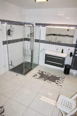 Badezimmer im Erdgeschoss - 