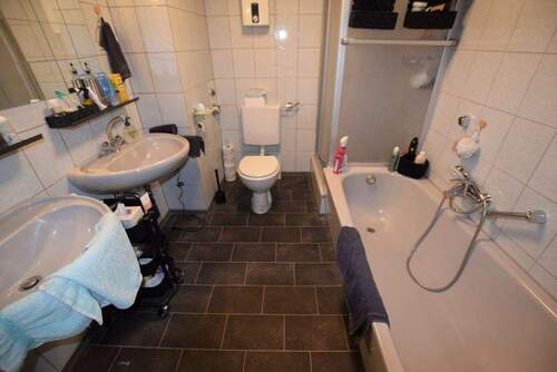 Bad - 3 Zimmer Etagenwohnung in Mannheim / Neckarau