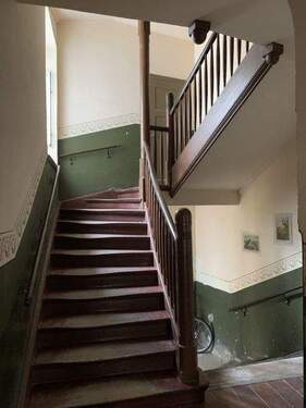 Treppenhaus- welches noch renoviert wird - 